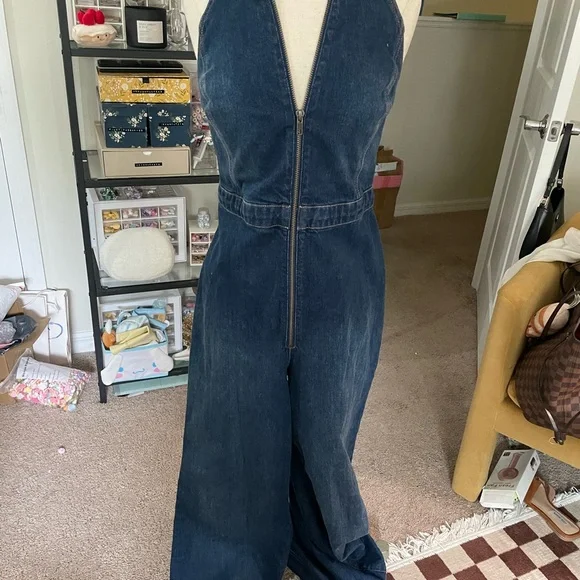 Alice + Olivia Jersey-trimmed Stretch-denim Halterneck Jumpsuit - Mid denim - Picture 7 of 13